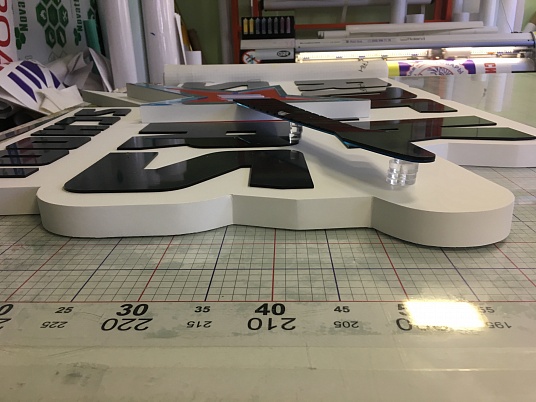 Интерьерная вывеска световая, световое панно с контражуром