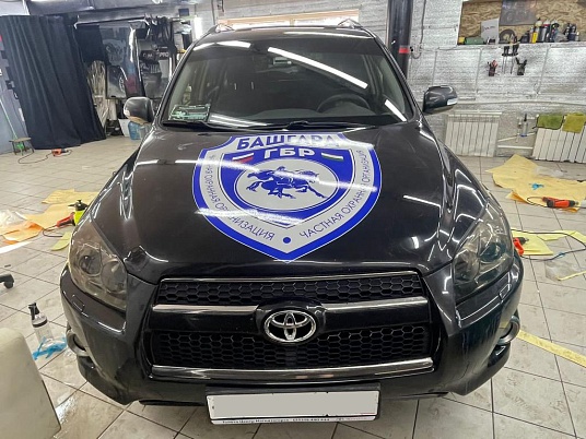 Изготовление наклеек на автомобиль