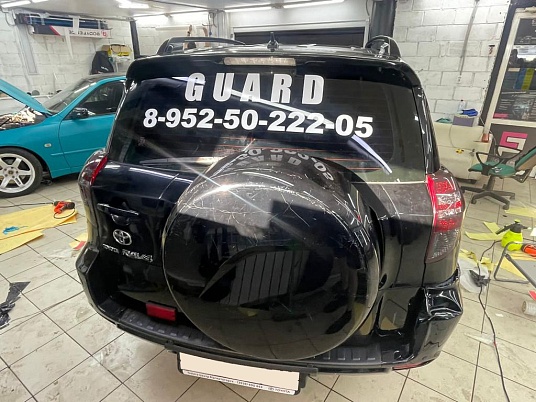 Изготовление наклеек на автомобиль