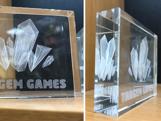 Объемная лазерная гравировка внутри стекла